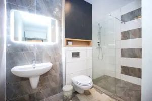 Apartament deosebit cu terasă panoramică – Sanpetru, Str. Sfinții Constantin - imagine 14