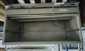 Banc servire metalic cu 3 sertare. dulap metalic