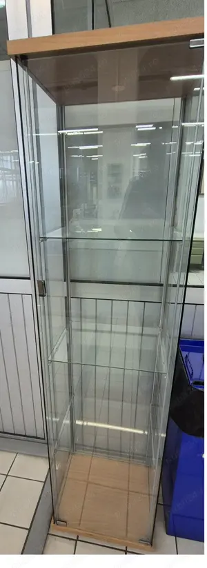 Vitrina din sticla cu 3 polite