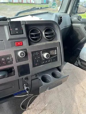 Renault T460 Vand Cap Tractor Renault T460, Plus Doua Semiremorci!!! - imagine 4