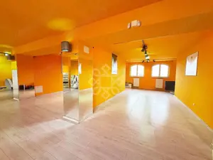 Spatiu comercial 200mp de inchiriat zona Oncea Etaj II