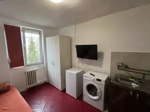 Proprietar, vând garsoniera zona Medicina