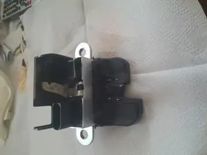 Broasca portbagaj vw golf5 Passat B6