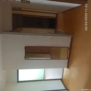 Vand apartament trei camere