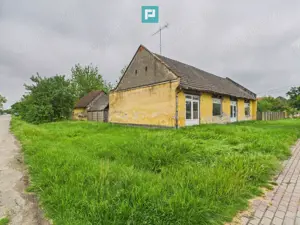 Casă de reabilitat pe teren generos- Comuna Variaș