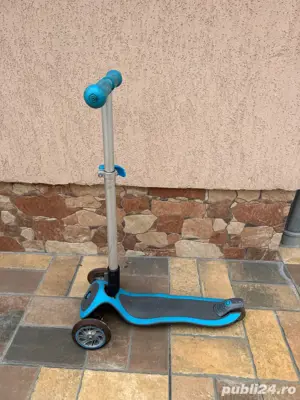 trotineta albastra 