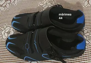Vând pantofi sport bărbați ciclism 