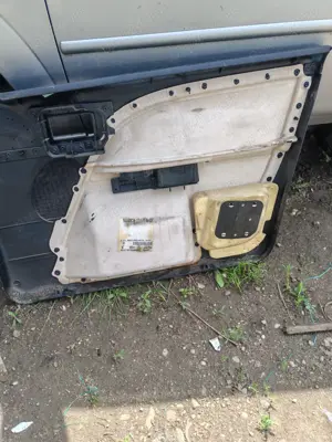 Față de ușă Ford Mondeo MK 3 break  - imagine 2