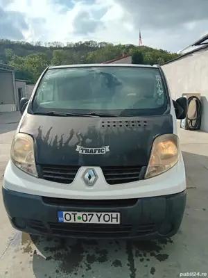Vând Renault Trafic