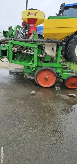 Vând semanatoare SFOGGIA 6 rânduri  - imagine 3