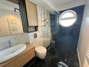 Apartament de lux 3 camere 2 bai si parcare in zona Centrala - imagine 6