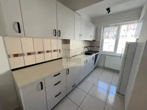 Apartament de lux 3 camere 2 bai si parcare in zona Centrala - imagine 7