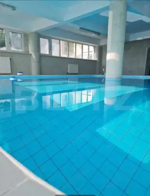 Casa  la Platoul Cornesti cu 12 camere cu Piscina Interioara
