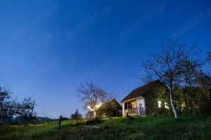 Teren de 2 Hectare (20.000 mp) cu două case restaurate Târnova, Caraș-Severin