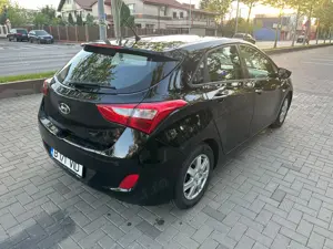 Hyundai i30 1.4 CRDI Blue - imagine 3