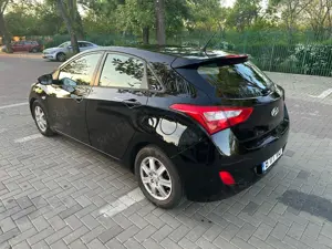 Hyundai i30 1.4 CRDI Blue - imagine 5