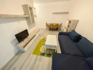 Giroc, Decomandat, Prima inchiriere