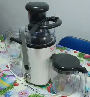 Storcator de fructe si legume Tefal Easy Fruit