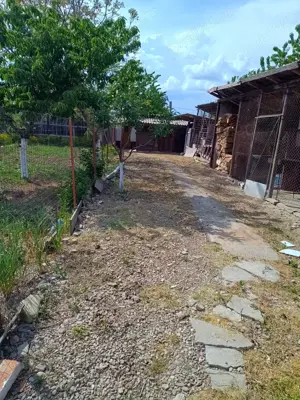 Vând casă cu dependințe și loc de 850mp - imagine 4