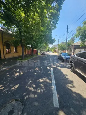 Teren 458 mp cu casă de 164 mp, Str. Războieni   langa Str. Basarabiei - imagine 2