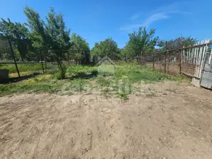 Teren 458 mp cu casă de 164 mp (renovabilă), Str. Războieni   langa Str. Basarabiei