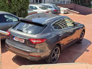 Maserati Levante Garantie Q4 AWD Comenzi Vocale Keyless Distronic LED R22 - imagine 7