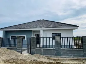 Sacalaz- toate utilitatile- strada asfaltata- dormitor cu baie si dressing - imagine 3