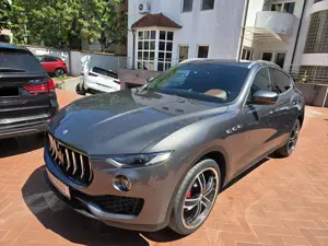 Maserati Levante Garantie Q4 AWD Comenzi Vocale Keyless Distronic LED R22 - imagine 2