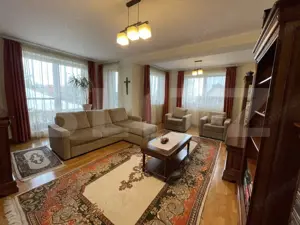 Zamca – Apartament 5 Camere, Curte Proprie, 185 mp