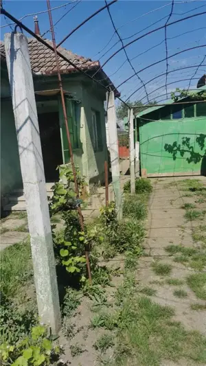 Casa caramida plus o casa de vaiuga - teren generos 1400 mp - doua fronturi stradale - zona excelent - imagine 2