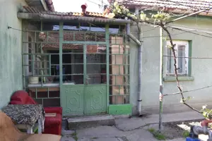 Casa caramida plus o casa de vaiuga - teren generos 1400 mp - doua fronturi stradale - zona excelent - imagine 7