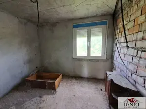 Vanzare casa semifinisata in Teius -700 mp teren  - imagine 4