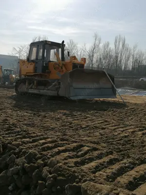 Buldozer Komatsu D58 - imagine 3