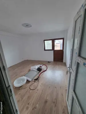 A 33 Proprietarul vinde casa energiei gara  construita acum 3 an din cărămidă , - imagine 12