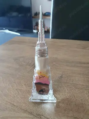 Burj Khalifa din Dubai (statueta sticla de nisip colorat) | Decoratie