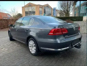 Vând PASSAT B7 Limuzina - imagine 2