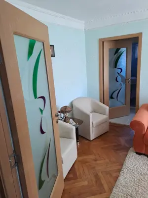 Apartament 3 camere, semidecomandat  - imagine 7