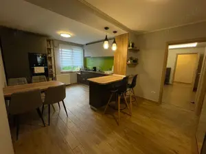 P-ta Marasti. 3 camere. Etaj intermediar. Amenajat. - imagine 4