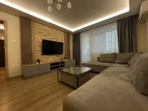 P-ta Marasti. 3 camere. Etaj intermediar. Amenajat.