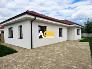 Casa semifinisata, 4 camere, 392 mp teren,  Barabant