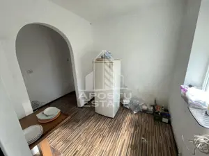 Spatiu comercial, 255 mp + curte betonata, Ronat - imagine 7