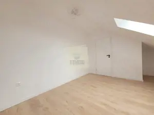 Apartament la cheie pe 2 niveluri 67 mp 2 camere 2 bai balcon Ciresica - imagine 3