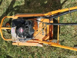 Mașină curățat pavaj cositoare. - imagine 3