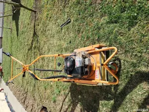 Mașină curățat pavaj (cositoare).