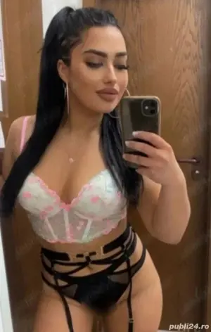 Ela nou in oraș, fac si deplasari  - imagine 2