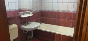 Decomandat cu 2 b #259;i, mobilat  #537;i utilat - imagine 6