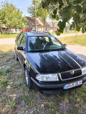 Vând Skoda Octavia 1.6 benzina