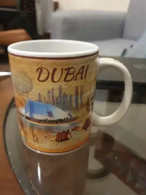 Cana Dubai decorata frumos cu atractiile orasului | Perfect pt cadou