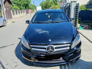 Mercedes-Benz A200 cdi 2.2 Diesel pachet AMG - imagine 2