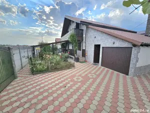 Proprietar vând 2 case.Una 5 Camere si una Atelier.Cititi Tot ANUNȚUL.